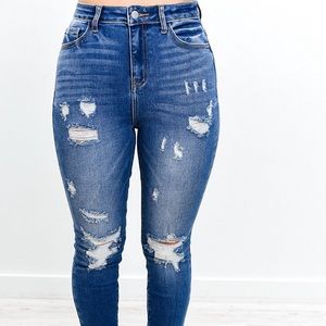 Encore distressed skinny jeans